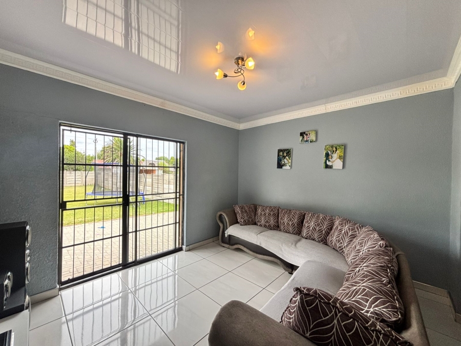 4 Bedroom Property for Sale in La Hoff North West